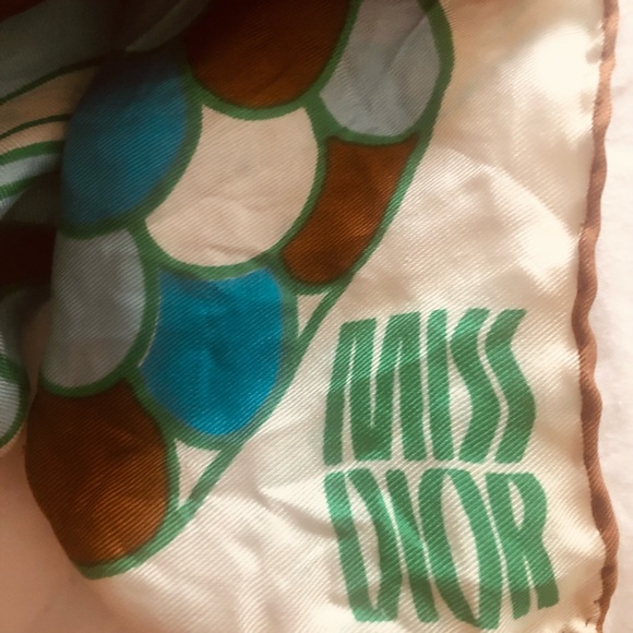 Vintage 70s Christian Dior Turtle print scarf - Picture 2 of 11